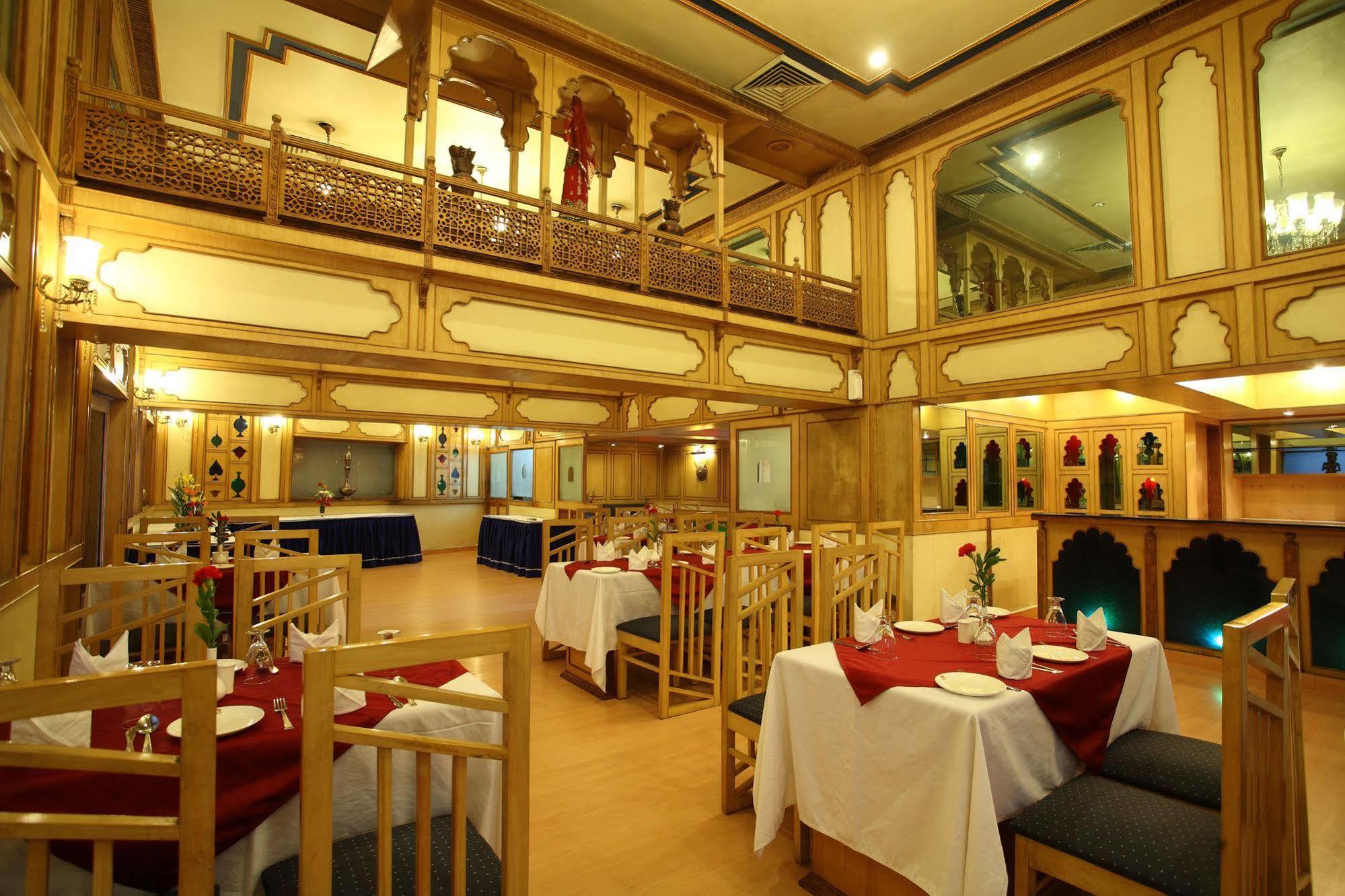 Hotel Om Tower Divisione di Divisione di Jaipur Esterno foto